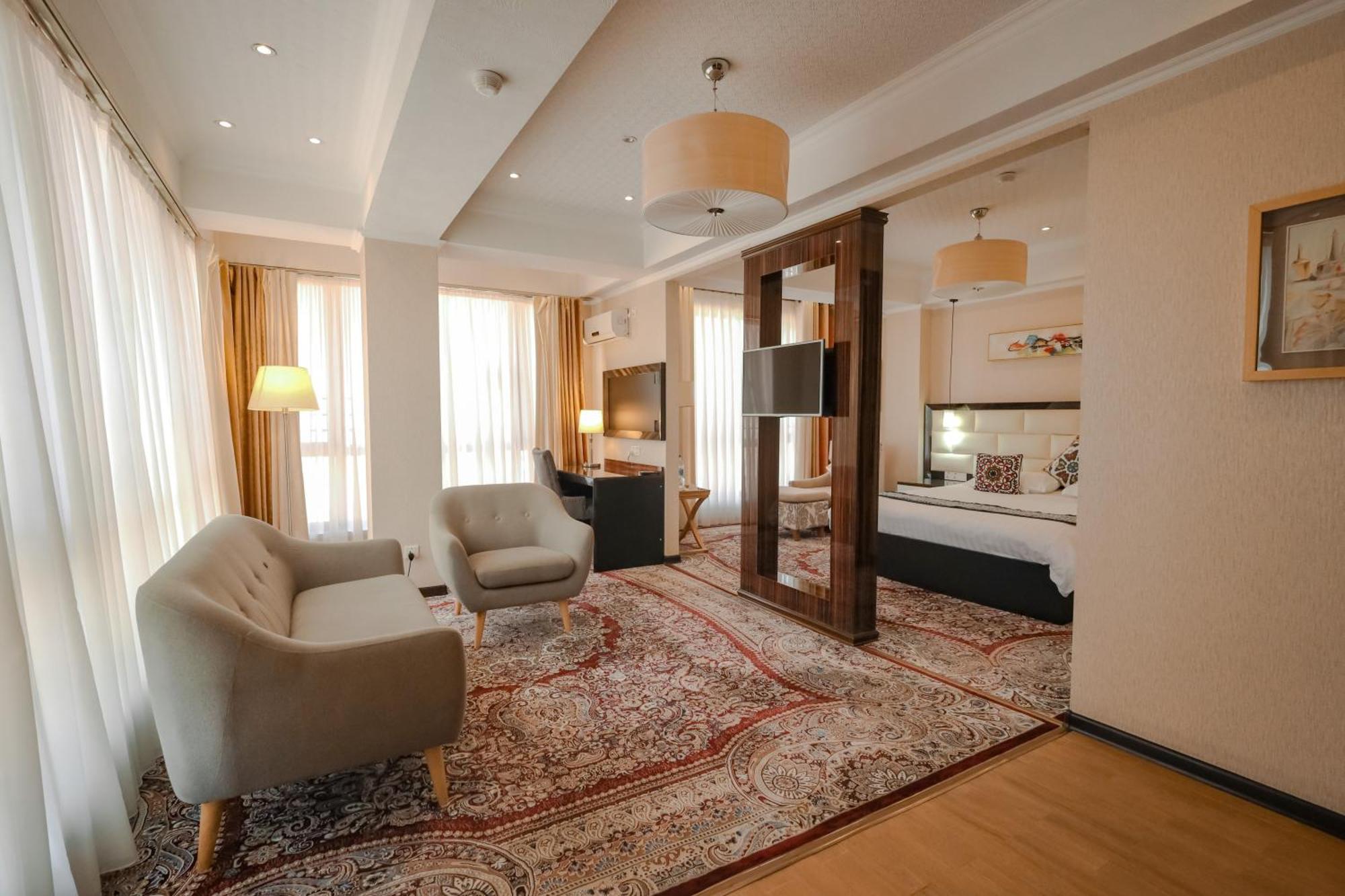 Hotel Atlas Dusanbe Kültér fotó