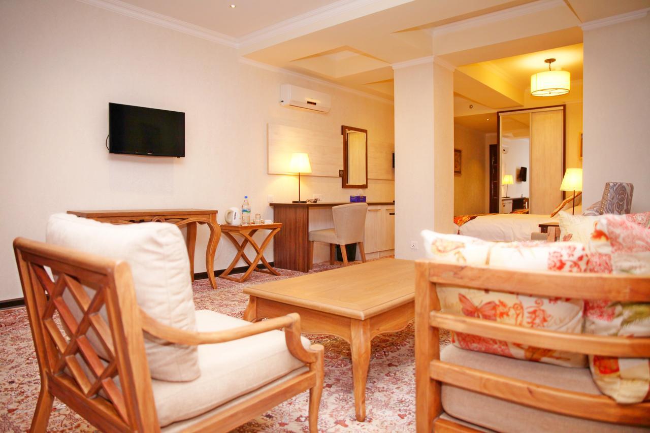 Hotel Atlas Dusanbe Kültér fotó