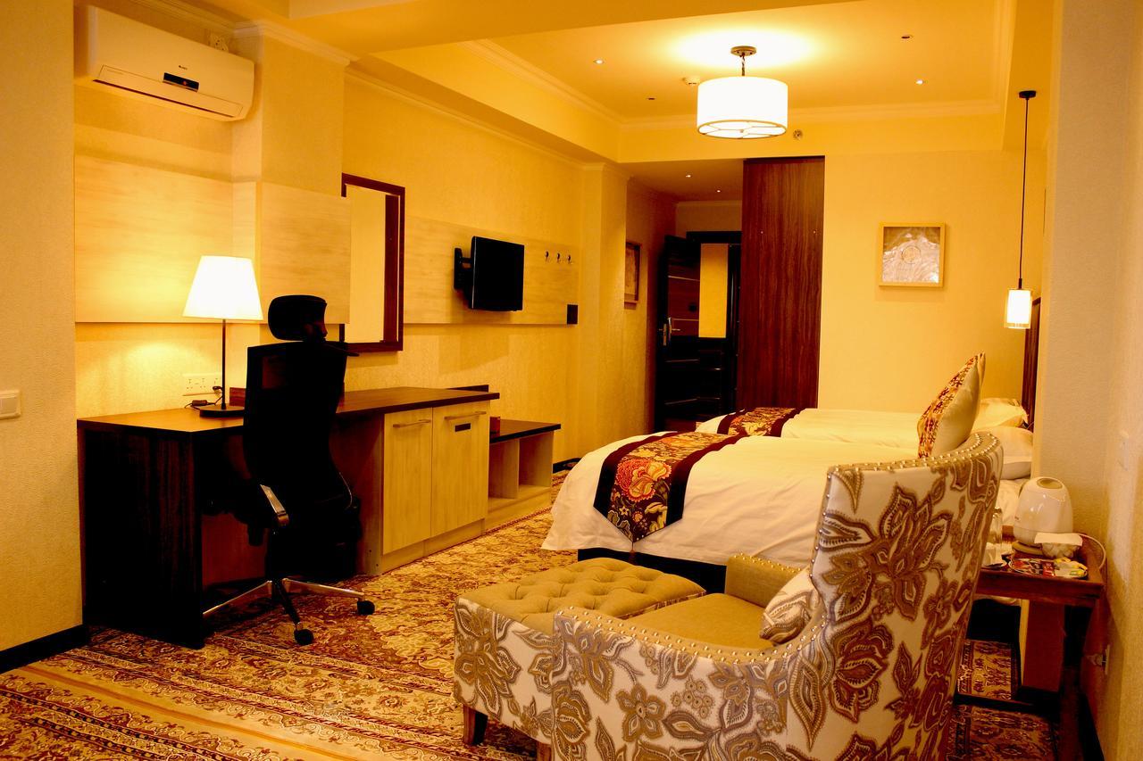 Hotel Atlas Dusanbe Kültér fotó